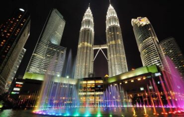 Petronas Twin Towers at night Kuala Lumpur Malaysia | Dintravel® Petronas Twin Towers at night Kuala Lumpur Malaysia